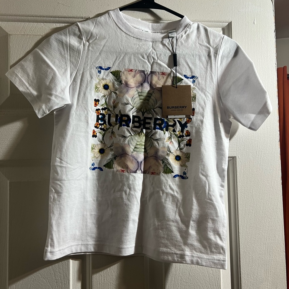 NWT Burberry T-Shirt size 10y
